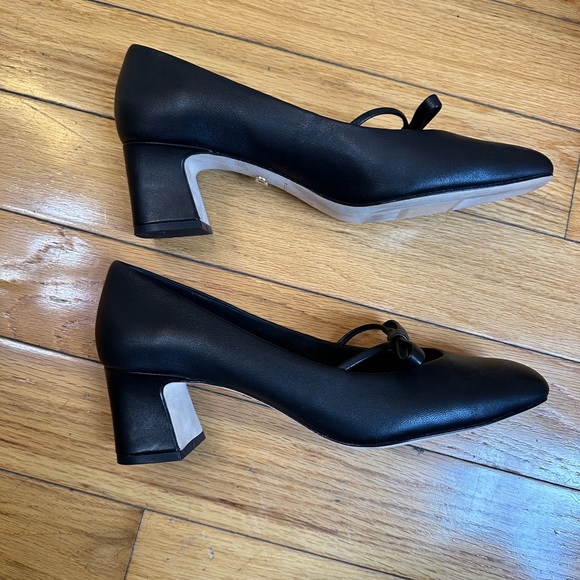 Dee Ocleppo Women Dee Ocleppo Women\'s Zion Calf Leather Pumps 
Chic Black block heel with bow